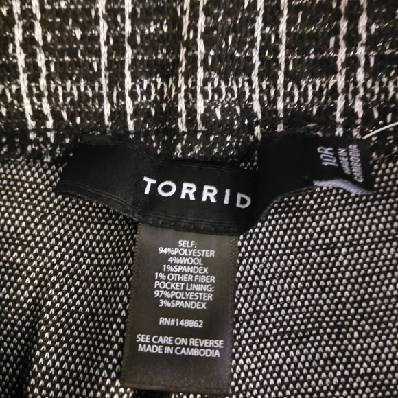 Torrid Black and White Textured Pants - Picture 3 of 5